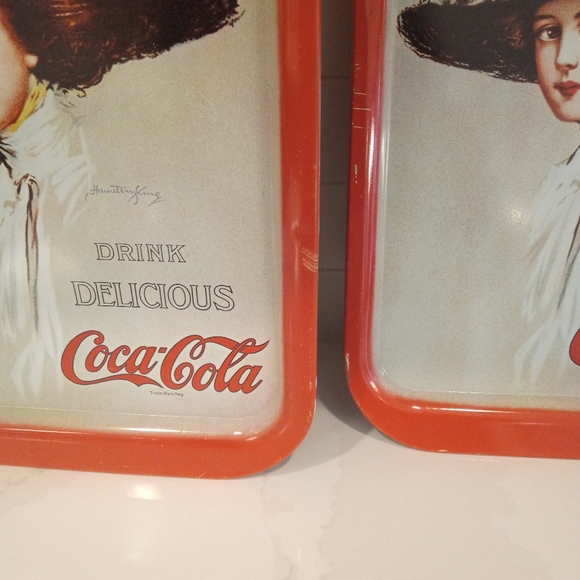 SET (2) of Vintage 1971 Coca Cola Metal Serving Trays - Picture 5 of 8